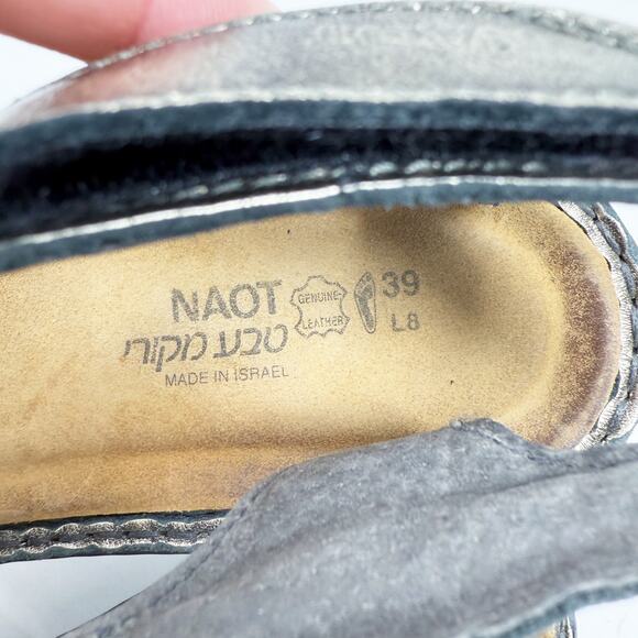 NAOT Metallic Gold Leather Flat Sandals EU 39/US 8 Made in Israel Comfort Shoes - Picture 8 of 10